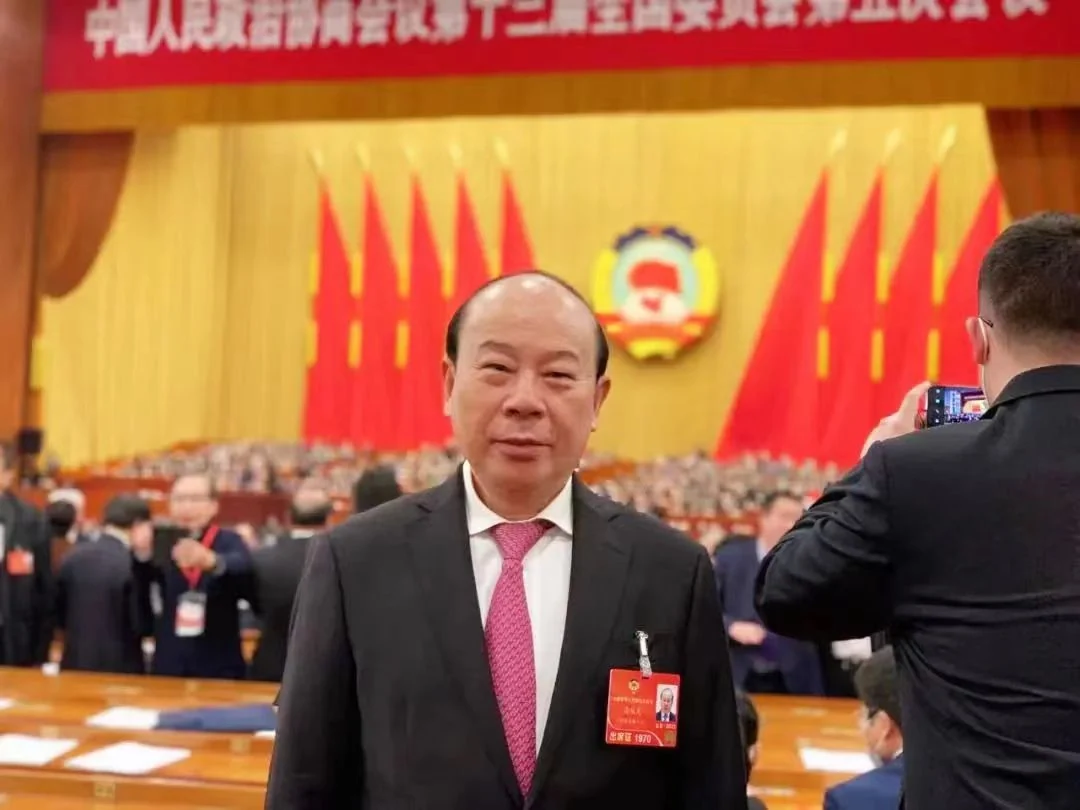 龚俊龙